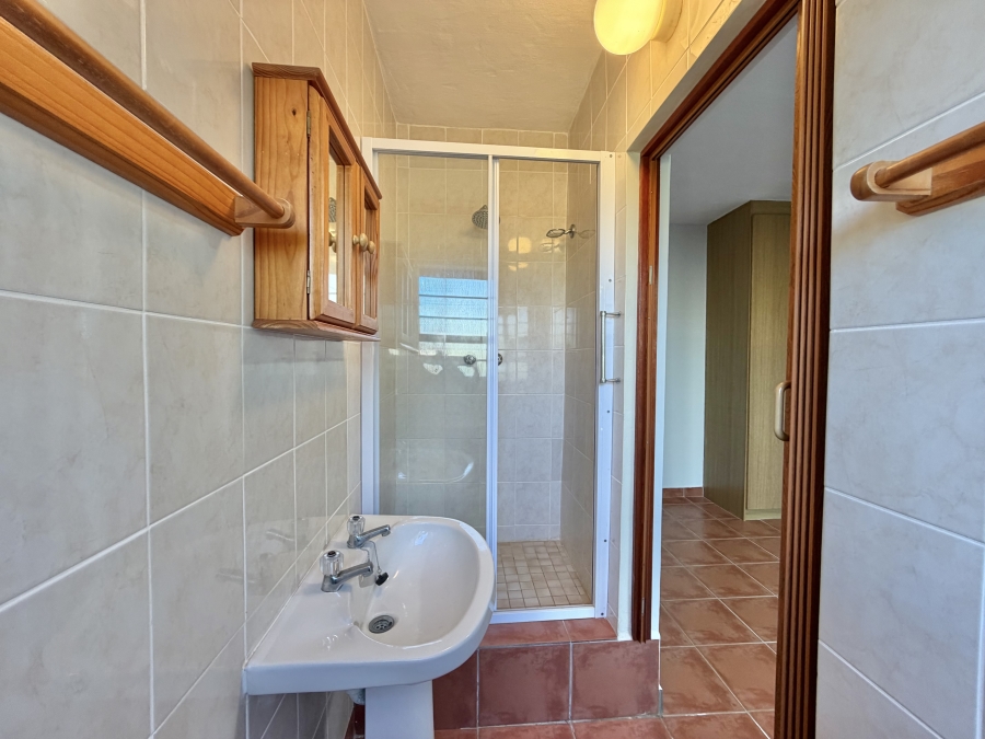 4 Bedroom Property for Sale in Noorsekloof Eastern Cape